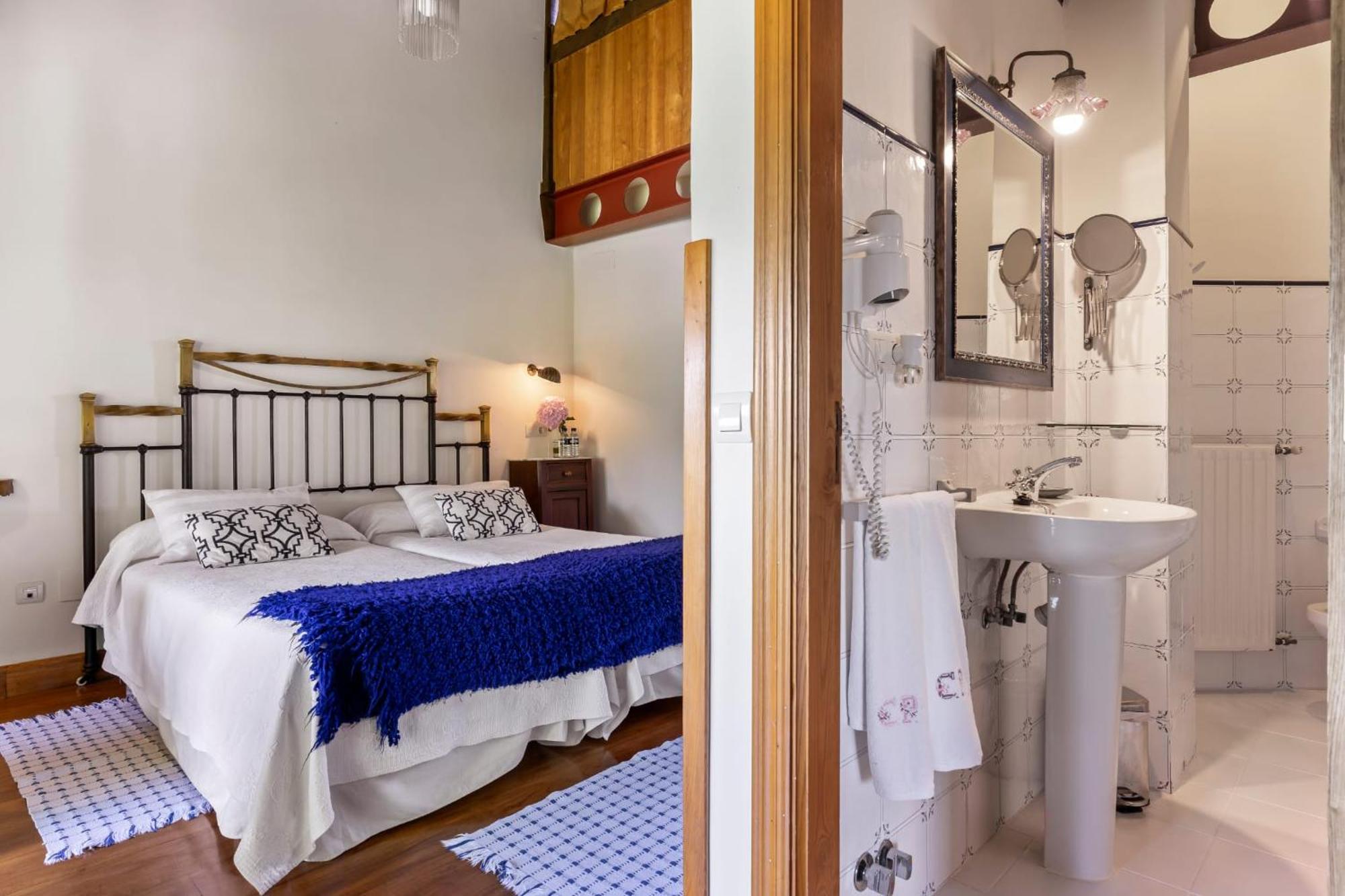 Casa Peleyon Bed & Breakfast Кастропол Екстериор снимка