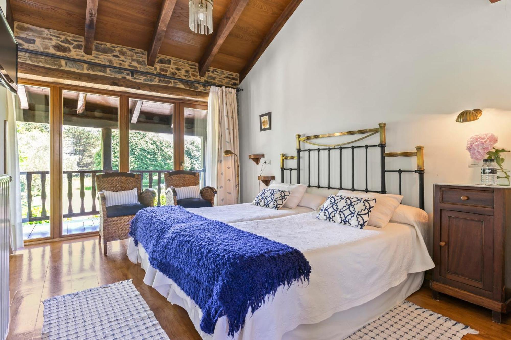 Casa Peleyon Bed & Breakfast Кастропол Екстериор снимка