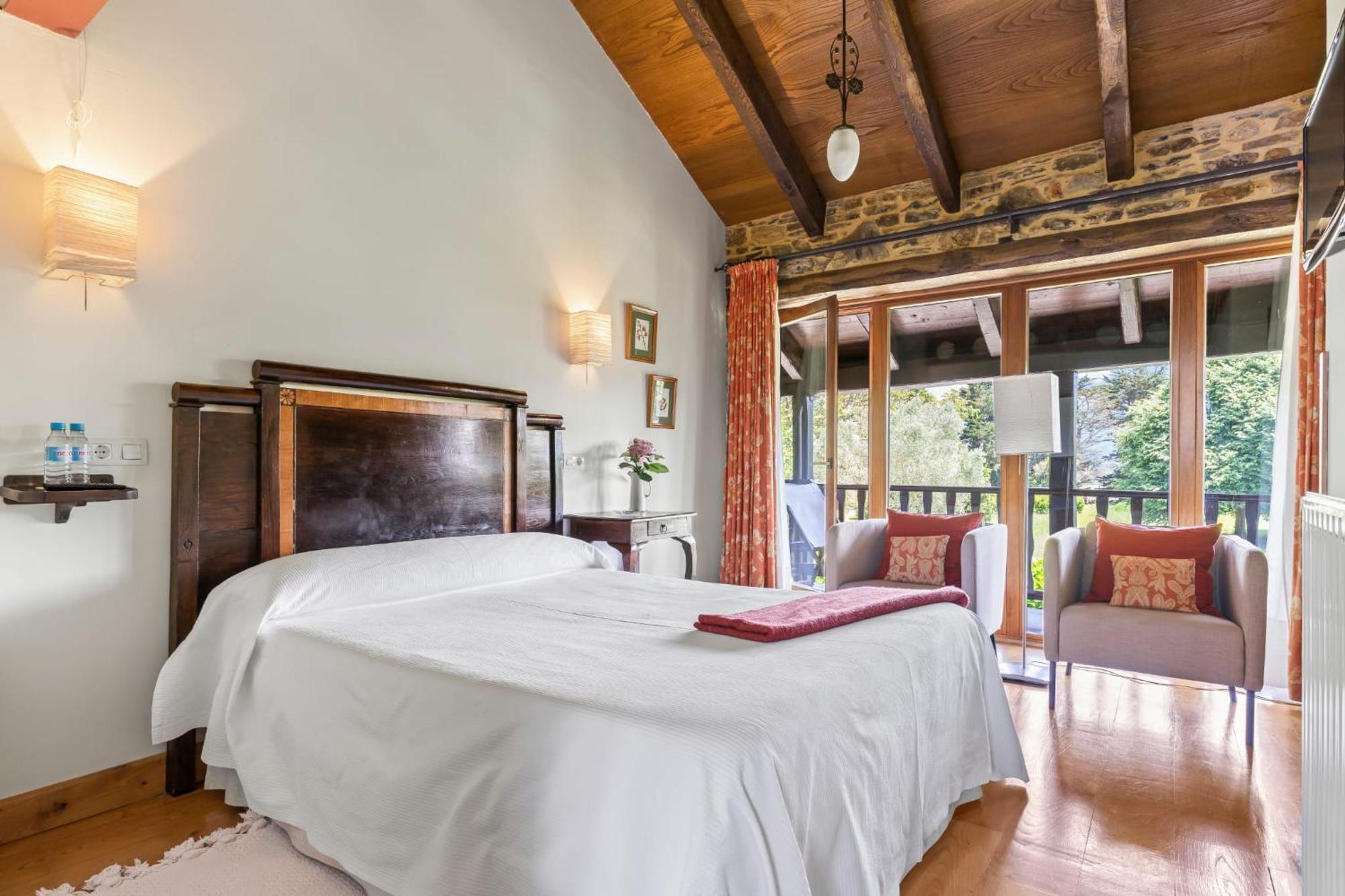 Casa Peleyon Bed & Breakfast Кастропол Екстериор снимка