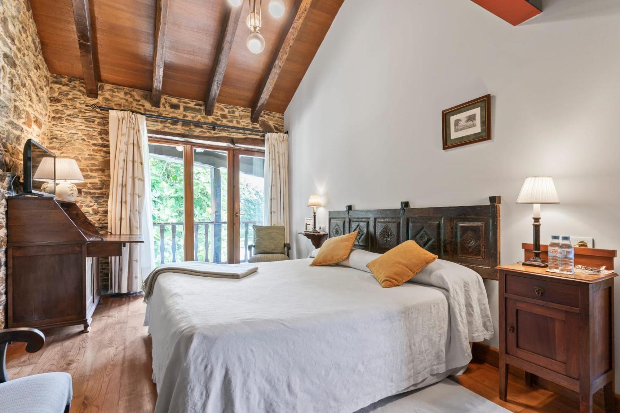 Casa Peleyon Bed & Breakfast Кастропол Екстериор снимка