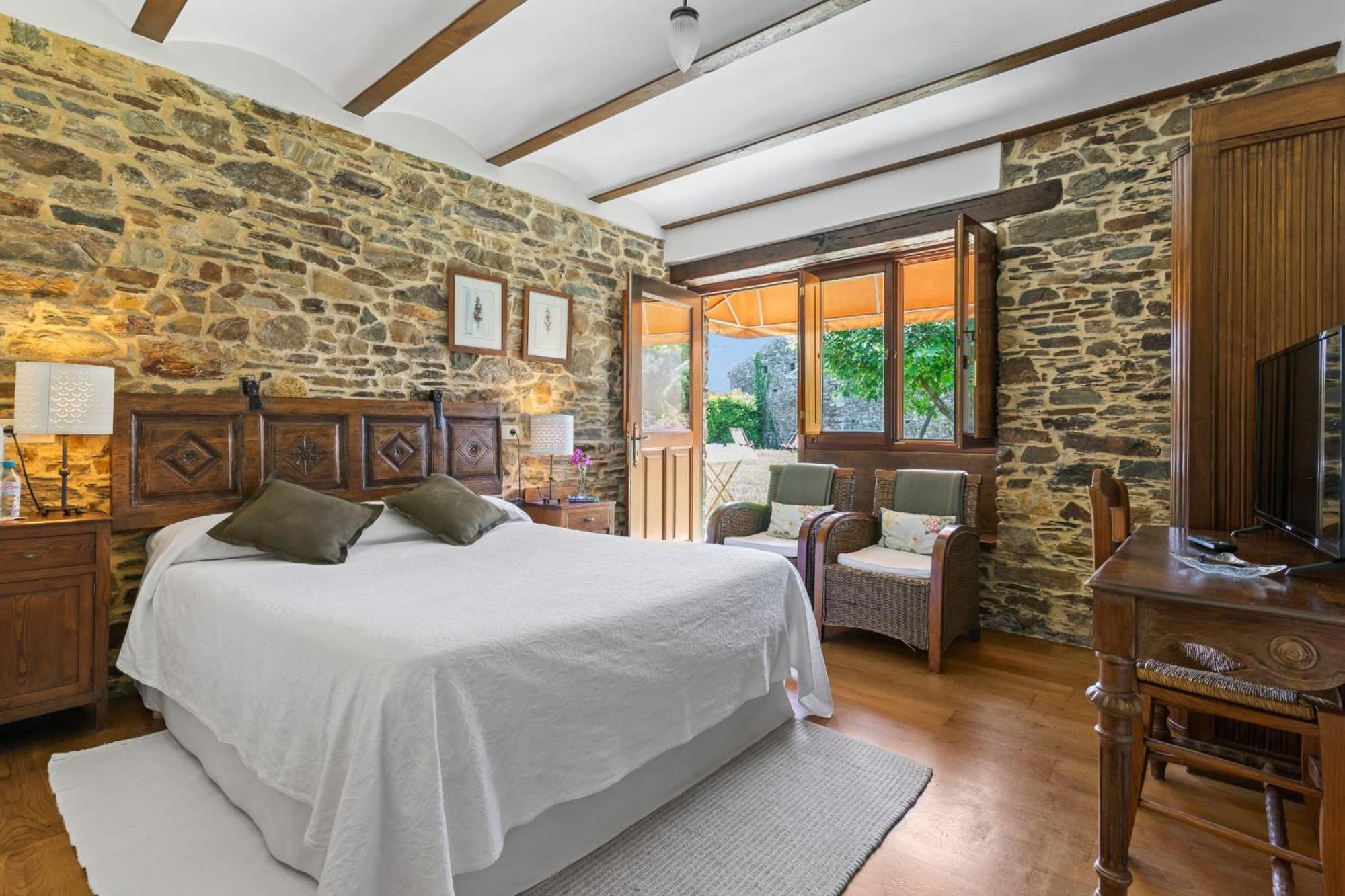 Casa Peleyon Bed & Breakfast Кастропол Екстериор снимка