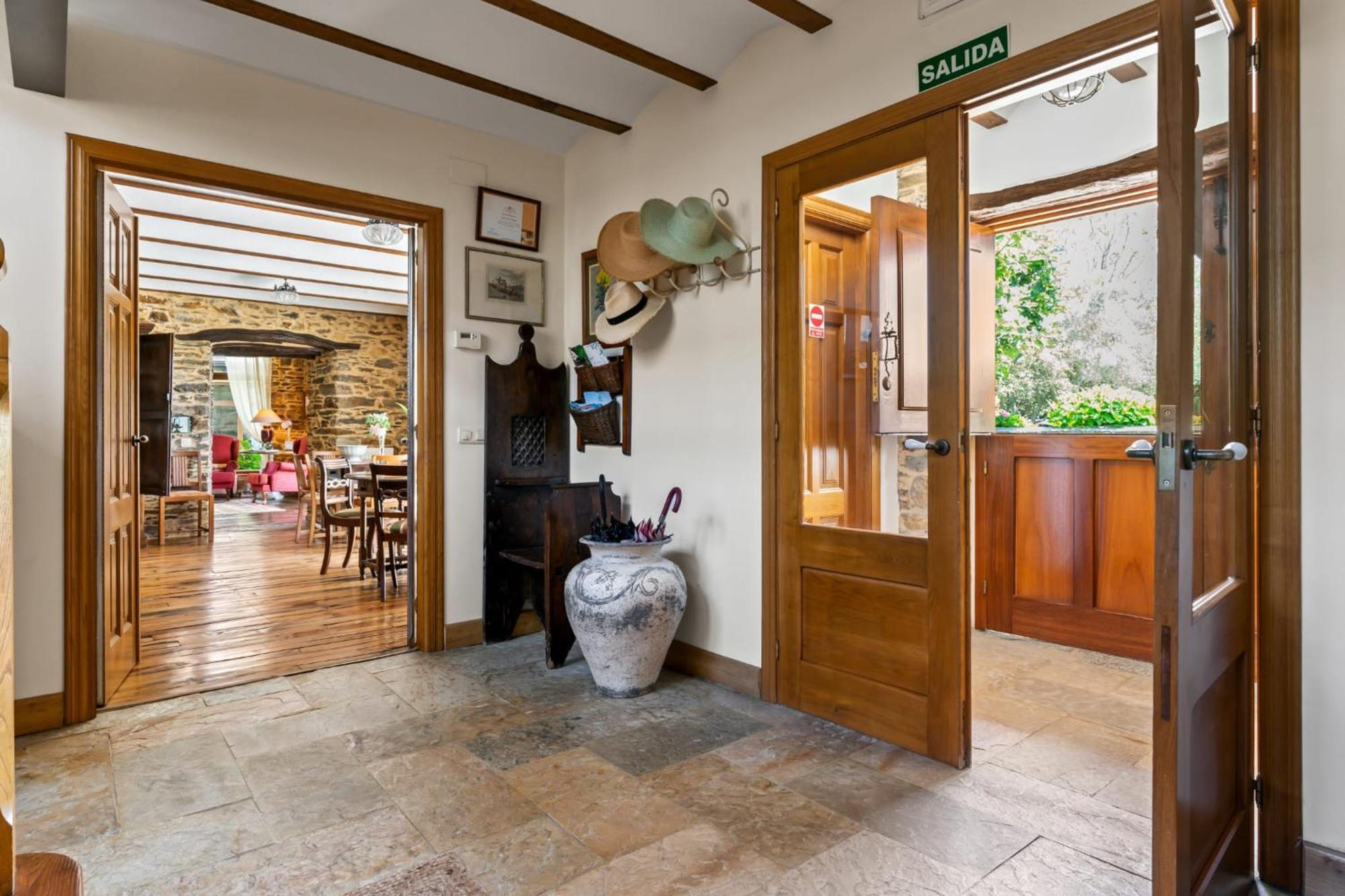 Casa Peleyon Bed & Breakfast Кастропол Екстериор снимка